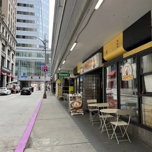 Small, unassuming place on Cherry Way where there used to be a Primanti's. A few seats available outside and a number inside as well.
