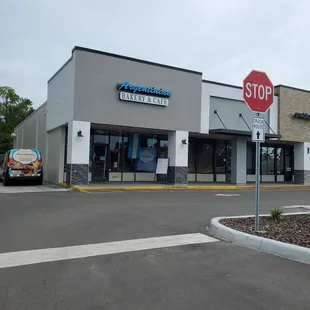 Entrance from the corner of plaza