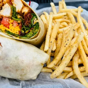Buffalo Chicken Wrap w/ Fries