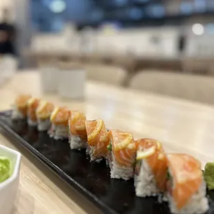 Salmon roll