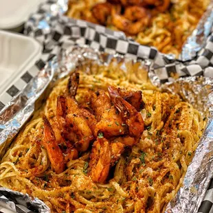 GARLIC NOODLES W/PRAWNS