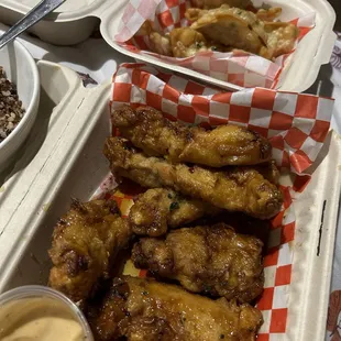 bbq chicken, fried chicken, chicken wings, chicken wings and fried chicken, food, poultry, chicken, fried chicken wings, bbq wings