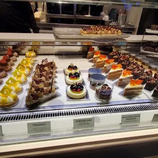 food, cupcakes, dessert