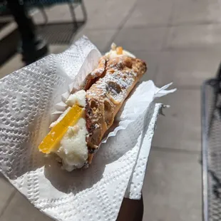 That&apos;s a good cannoli