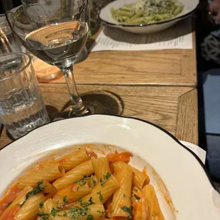 RIGATONI WITH SPICY GRILLED SHRIMP PENNE WITH PESTO AND ARTICHOKES