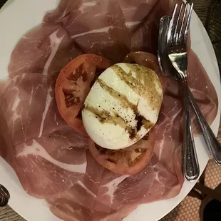 PROSCIUTTO burrata