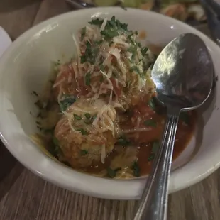 ARUGULA WITH PARMESAN CHEESE SALAD