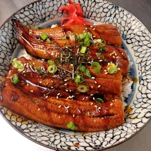 Una jyu (Eel bowl)