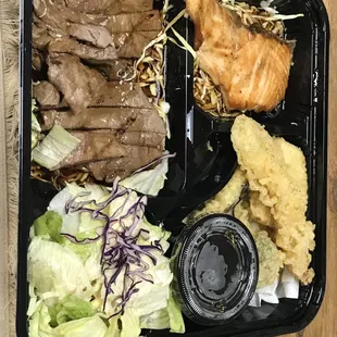 Bento Deluxe w/beef  teriyaki, salmon, &amp; tempura