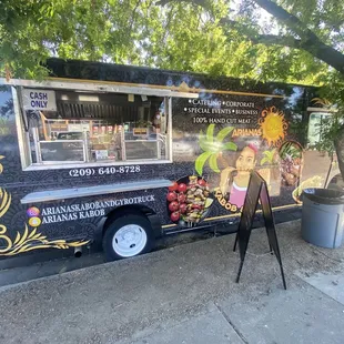 Serve side truck