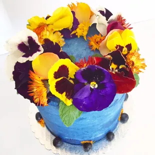 Edible flower cake