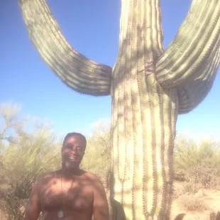 Yes, this magnificent Saguaro begged me to take a selfie with it- so I grudgingly complied! What a handsome pair!! Hahahahahahaha !