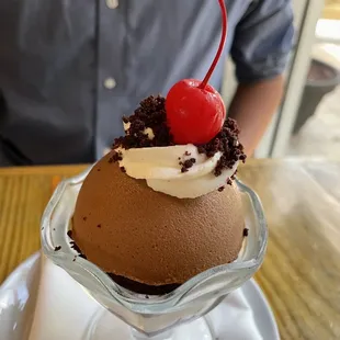 Manjari mousse sundae