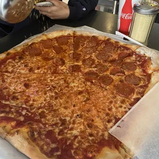 Large half cheese/pepperoni