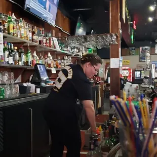 Gin Ricky bartender in training