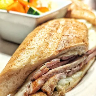 Cubano with fresh vegetables (default is kettle chips)