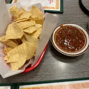 Chips &amp; salsa