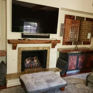 Vent Free, gas Log Fireplace!!