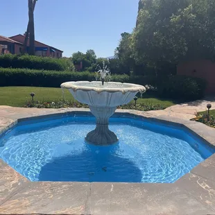 I love this fountain area on the way to the pool
