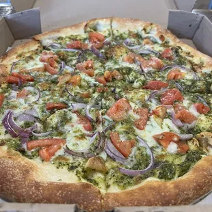 14" Pesto (no chicken, light cheese)