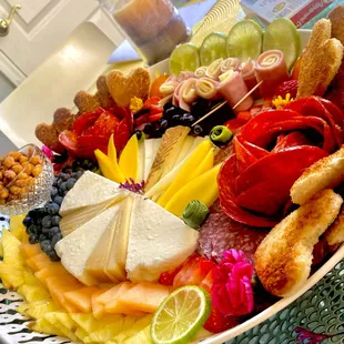 All local! All fresh! You tell us your budget and we'll come up with the perfect menu for you!