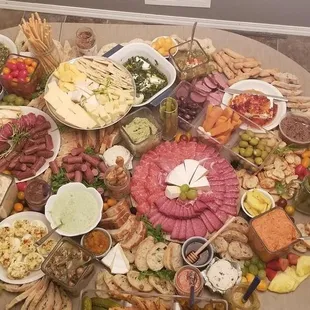 All local! All fresh! You tell us your budget and we'll come up with the perfect menu for you!