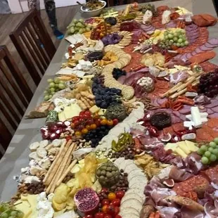 All local! All fresh! You tell us your budget and we'll come up with the perfect menu for you!