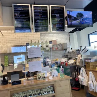Reminds me of a Korean noodle shop.