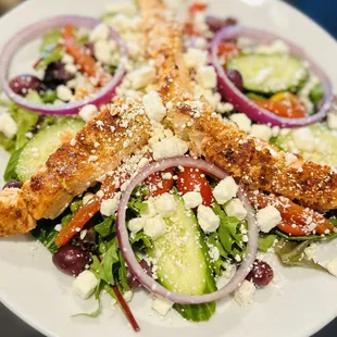 Greek Feta Salad!
A bed of mixed greens topped with crunchy cucumber, onions, diced tomatoes, sweet bell peppers, olive, &amp; feta cheese