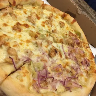 A small Californian Pizza (order with only onions on half)