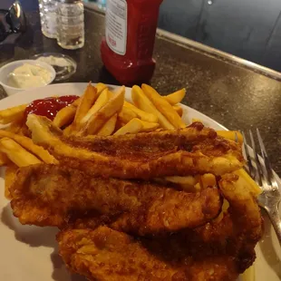rench fries and ketchup