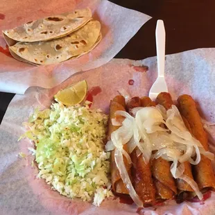 Combo #2   5 Tacos al Vapor 1 Taco de Harina