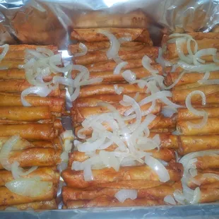 Taquitos enrrollados carne, papa y frijol....