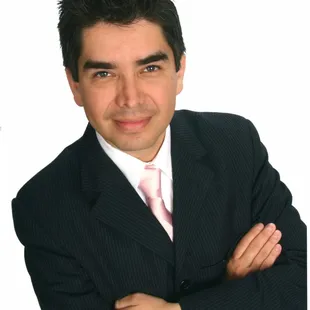 Armando Vera performs at Planet Hollywood Casino, Saxe Theater daily at 3pm (Dark Mondays)