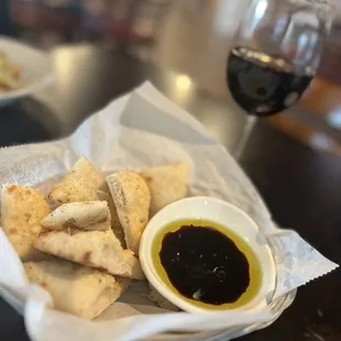 Table side bread