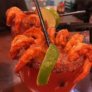 Michelada con camarones