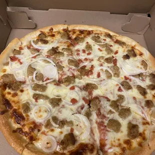 Deep Dish Pizza-Large- Sausage/Onions/Cheese