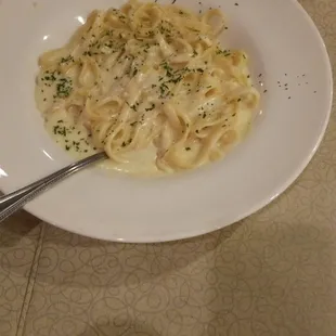 Linguine Alfredo was delicious.