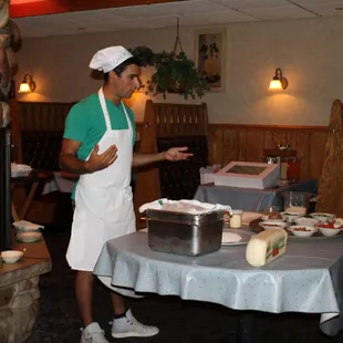 Joey Armeli hosting a kid's pizza birthday party