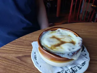 The Red Mill Inn & Pizza