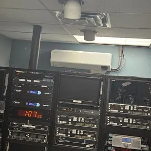 Samsung mini split head for a TV server room