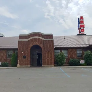 outside, ramen and noodles