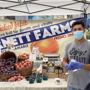 Sergio at the farmers' market!