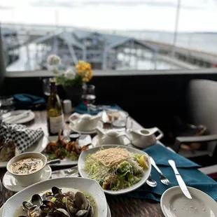 Steamed Manila Clams and Salad Ceasar