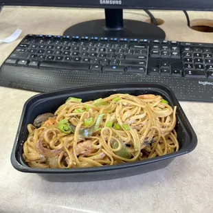 food, ramen and noodles