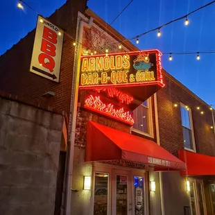 ows the outside of the building