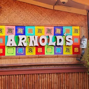 the sign for arnold&apos;s