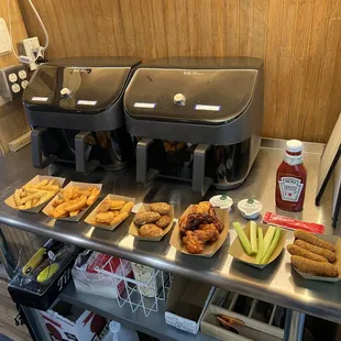 Air fryer food options live music sports bar karaoke acoustic guitar happy hour drinks appetizers food tv best place to watch baseball