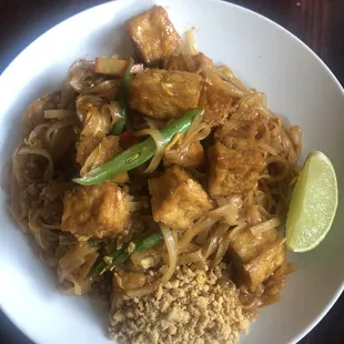 Tofu pad Thai lunch special