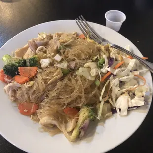 Pad Woonsen - clear noodles with chicken &amp; veggies. My husband ordered the same with pork. So good!